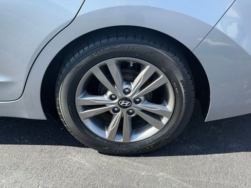 Used 2017 Hyundai Elantra SE FWD image 28