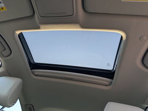 Used 2025 Honda Accord Touring image 11