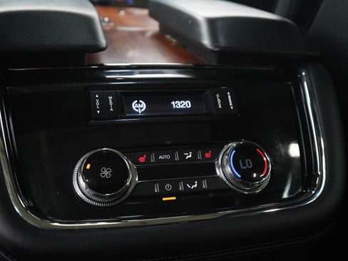Used 2019 Lincoln Navigator Reserve AWD/4WD image 18