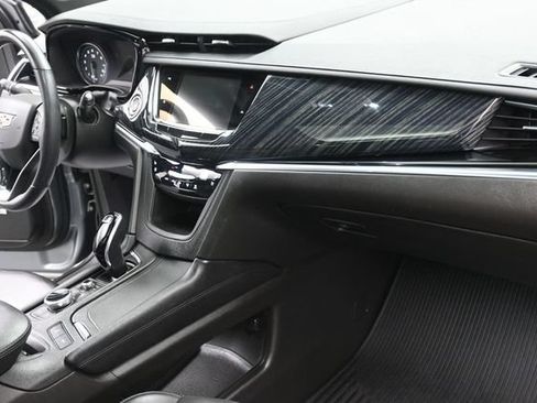 Used 2024 Cadillac XT6 Premium Luxury w/ Technology Package AWD/4WD image 30