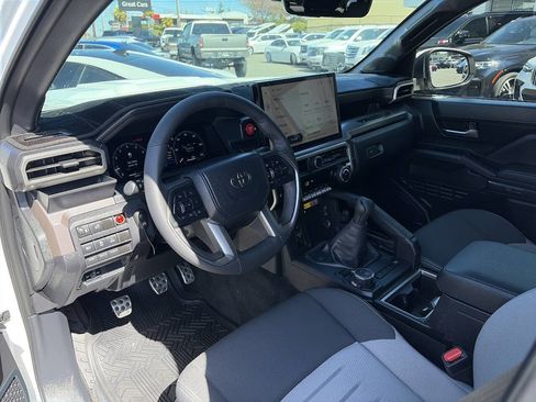 Used 2024 Toyota Tacoma TRD Sport w/ TRD Sport Upgrade Package image 30