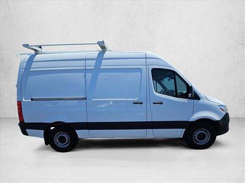 Used 2023 Mercedes-Benz Sprinter 2500 image 4