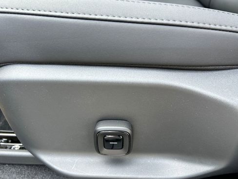 New 2026 Volvo EX30 Plus w/ Climate Package image 12