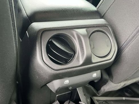Used 2022 Jeep Gladiator Willys image 18