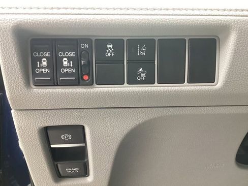 Used 2018 Honda Odyssey EX image 22