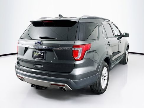 Used 2017 Ford Explorer XLT w/ Equipment Group 201A image 9