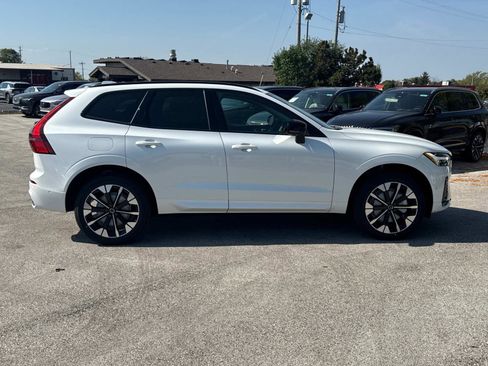 New 2026 Volvo XC60 B5 Plus w/ Climate Package image 4