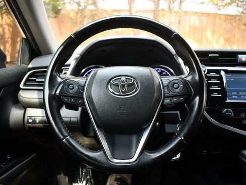 Used 2019 Toyota Camry SE image 17