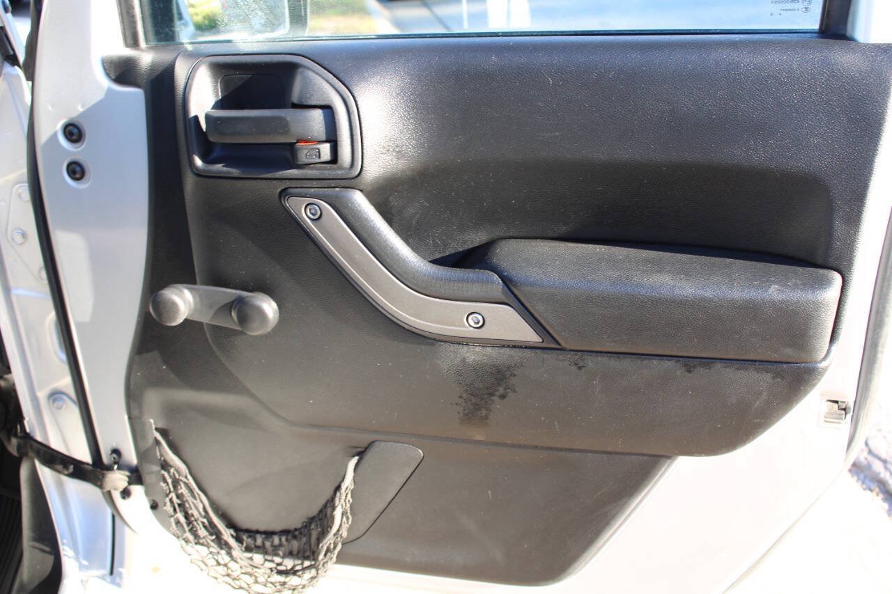 Used 2011 Jeep Wrangler Sport AWD/4WD image 9