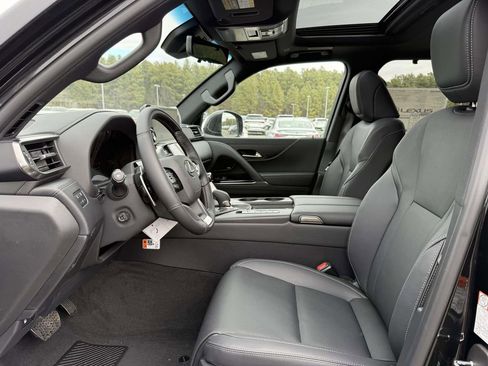 New 2026 Lexus LX 700h Luxury image 12