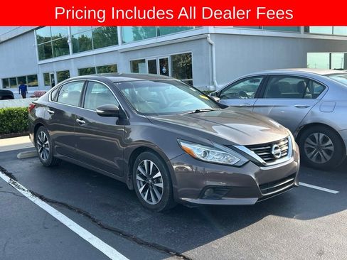 Used 2016 Nissan Altima 2.5 SV w/ Convenience Package FWD image 1
