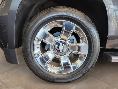 Used 2017 Chevrolet Suburban LT w/ LT Signature Package AWD/4WD image 30