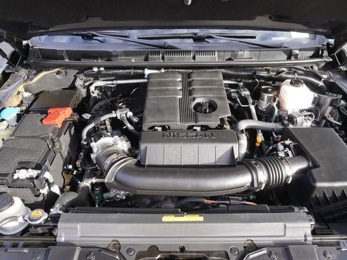 Used 2025 Nissan Frontier Pro-X image 7