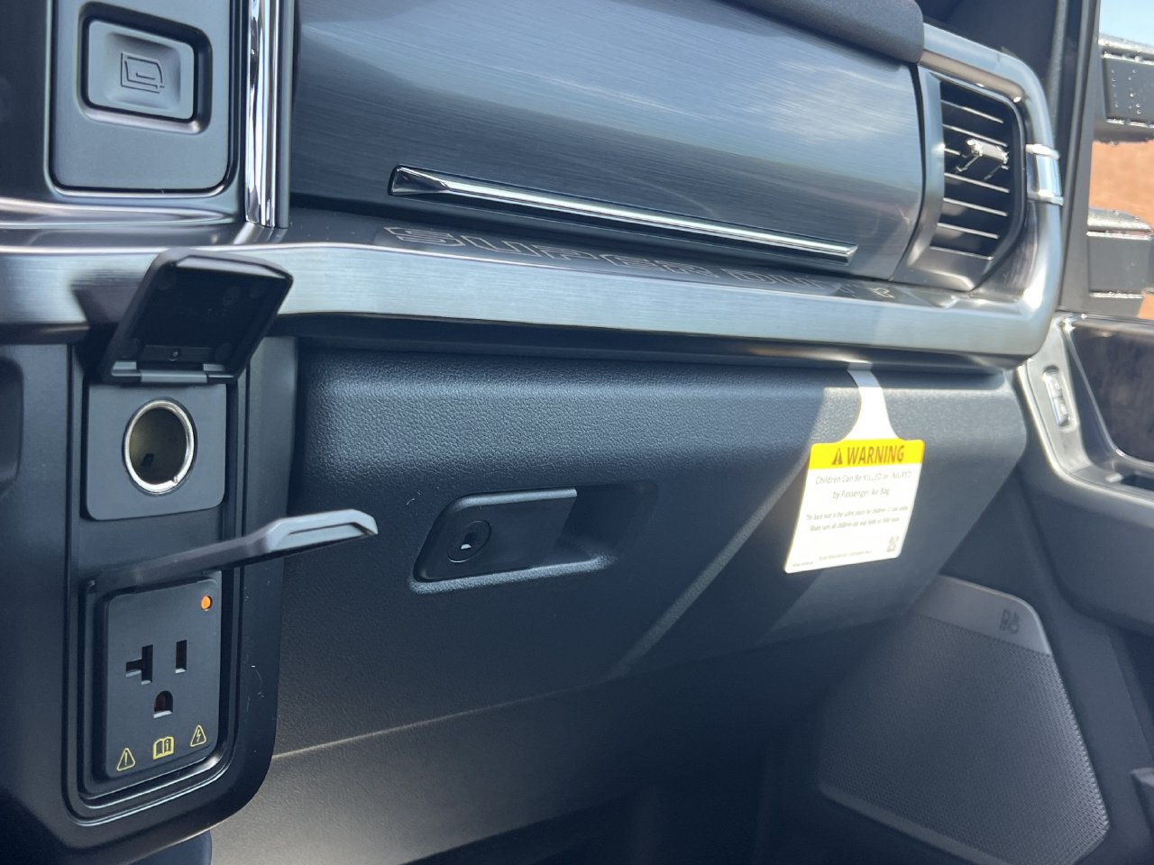 New 2027 Ford F350 Lariat w/ Black Appearance Package AWD/4WD image 9