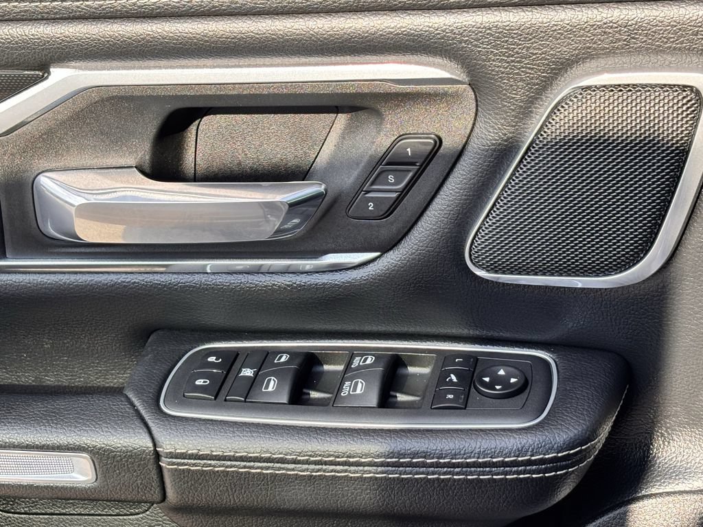 Used 2022 RAM 1500 Laramie AWD/4WD image 23