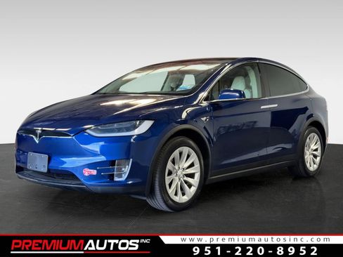 Used 2018 Tesla Model X 75D image 1