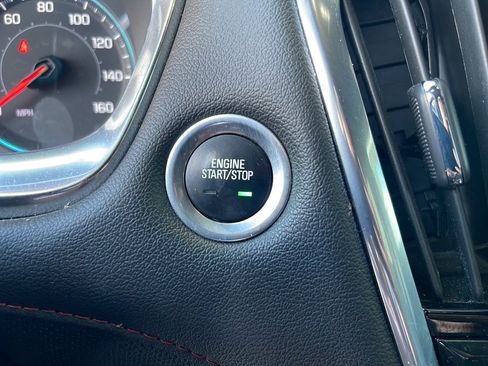 Used 2022 Chevrolet Traverse RS image 25