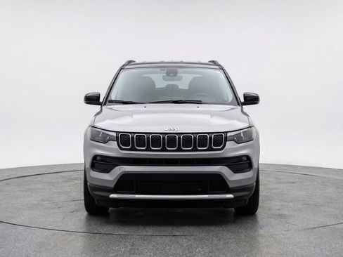 Used 2025 Jeep Compass Limited image 2