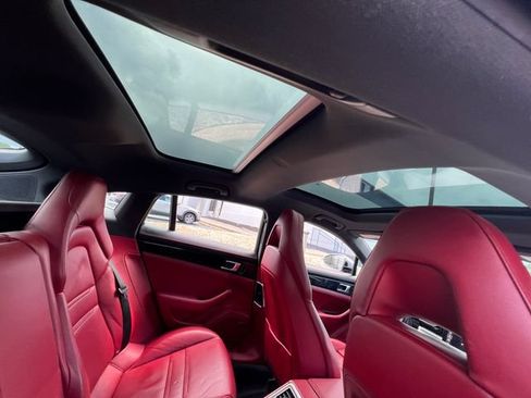 Used 2017 Porsche Panamera RWD image 26