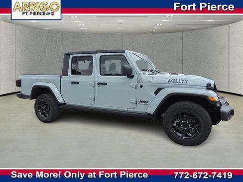 Used 2023 Jeep Gladiator Sport AWD/4WD image 32