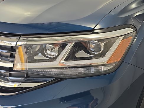 Certified 2023 Volkswagen Atlas Cross Sport SE w/ Black Wheel Package image 28