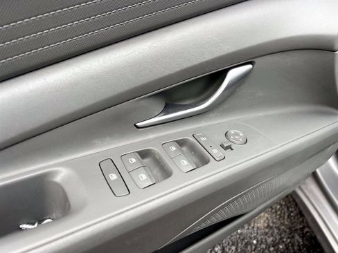 Used 2023 Hyundai Elantra SE image 13