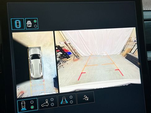 Used 2025 GMC Acadia Elevation image 22