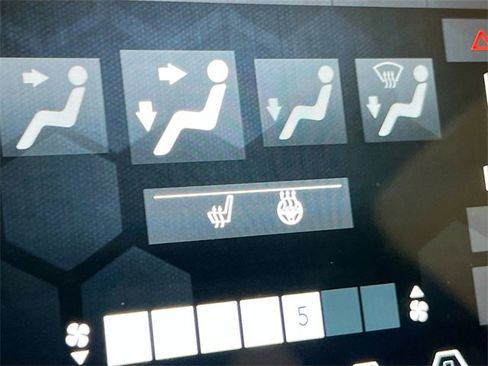 Used 2022 Jeep Cherokee Trailhawk w/ Technology Group B image 19