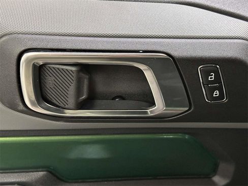 Used 2023 Ford Bronco Base image 11