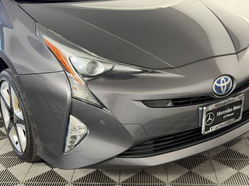 Used 2018 Toyota Prius Three Touring FWD image 12
