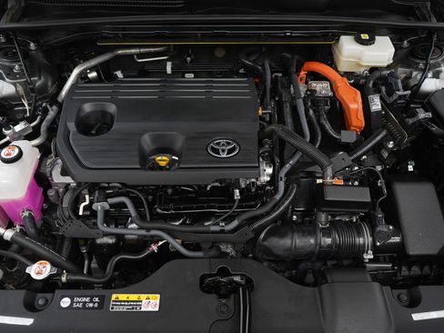 Used 2024 Toyota Crown AWD/4WD image 31
