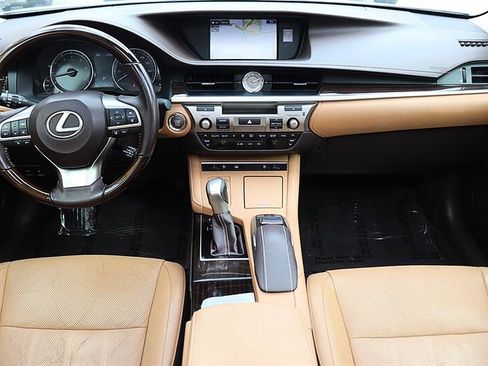 Used 2016 Lexus ES 350 w/ Luxury Package w/Wood Trim FWD image 15