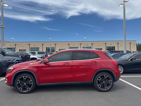 Used 2020 Mercedes-Benz GLA 250 4MATIC image 4