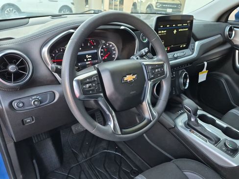 Used 2024 Chevrolet Blazer LT w/ Convenience Package FWD image 10