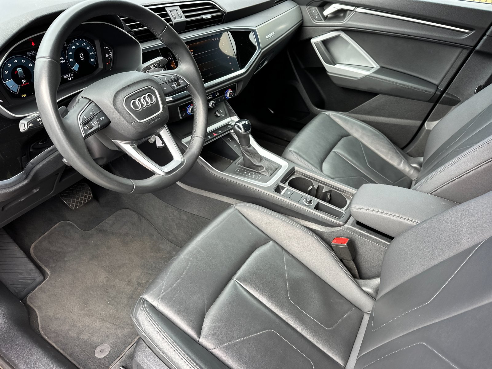 Used 2025 Audi Q3 2.0T Premium AWD/4WD image 10