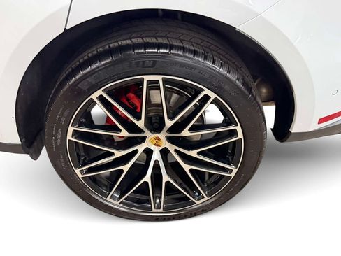 Used 2025 Porsche Macan S AWD/4WD image 16