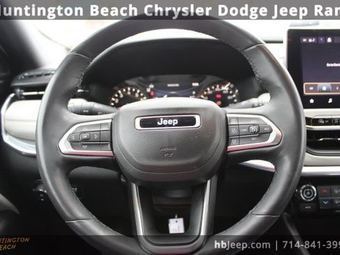 Used 2023 Jeep Compass Limited image 15