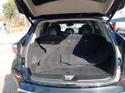 Used 2023 Nissan Murano SV image 16