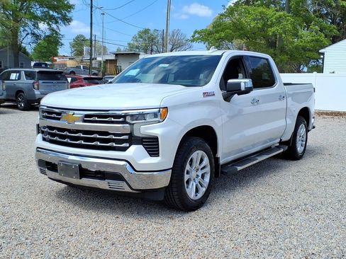Used 2023 Chevrolet Silverado 1500 LTZ w/ LTZ Premium Package image 3