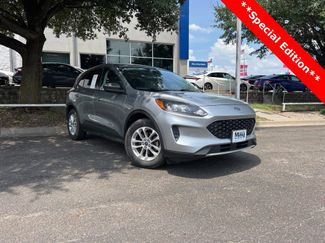 Used 2022 Ford Escape SE image 1