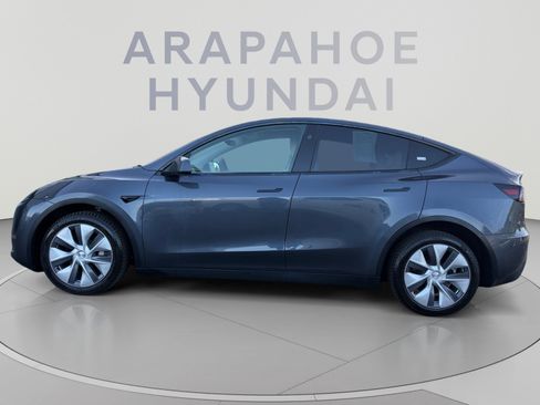 Used 2023 Tesla Model Y Long Range AWD/4WD image 2
