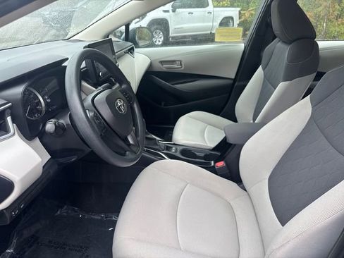 Certified 2022 Toyota Corolla LE image 40
