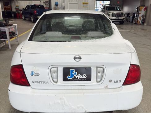 Used 2004 Nissan Sentra S image 3