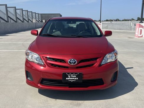 Used 2012 Toyota Corolla LE FWD image 3