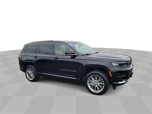 Used 2023 Jeep Grand Cherokee L Summit w/ Luxury Tech Group V image 2