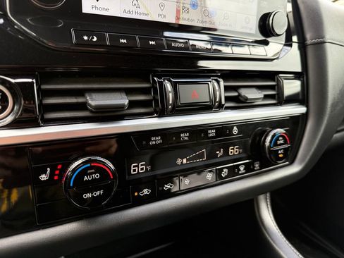 Used 2024 Nissan Pathfinder SL w/ SL Premium Package AWD/4WD image 33