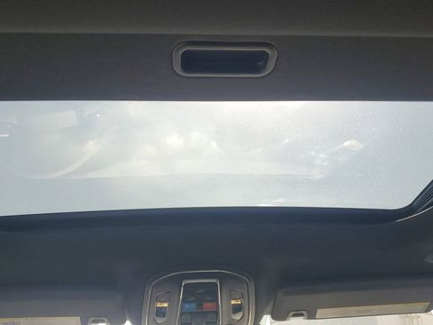 New 2025 Jeep Grand Cherokee Altitude image 15