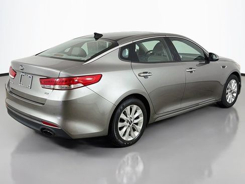 Used 2018 Kia Optima EX w/ Premium Package FWD image 11
