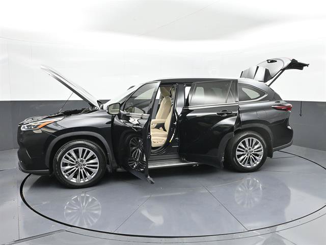 Used 2024 Toyota Highlander Platinum FWD image 49