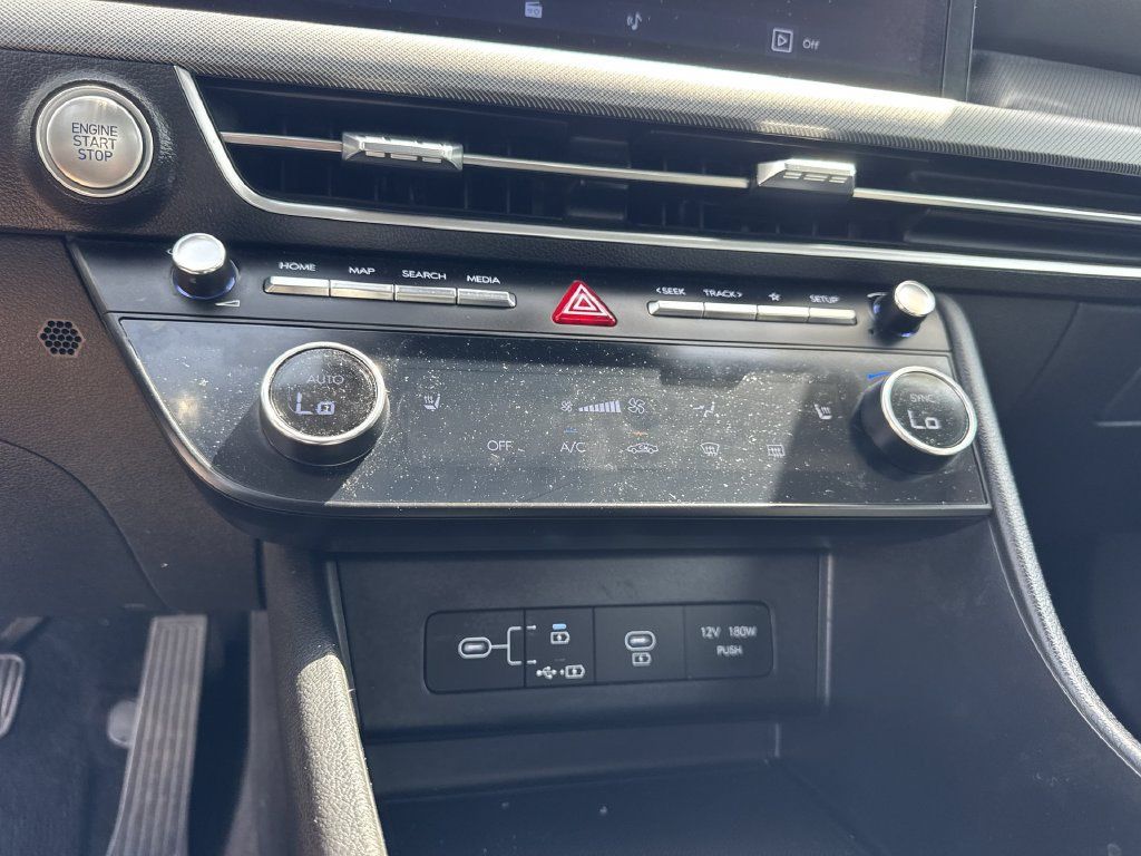 Used 2025 Hyundai Sonata SEL FWD image 17